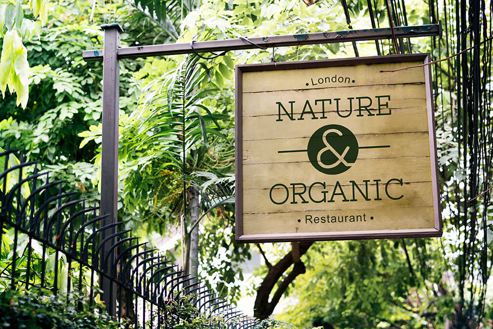 wooden-signboard-gate-mockup (1)